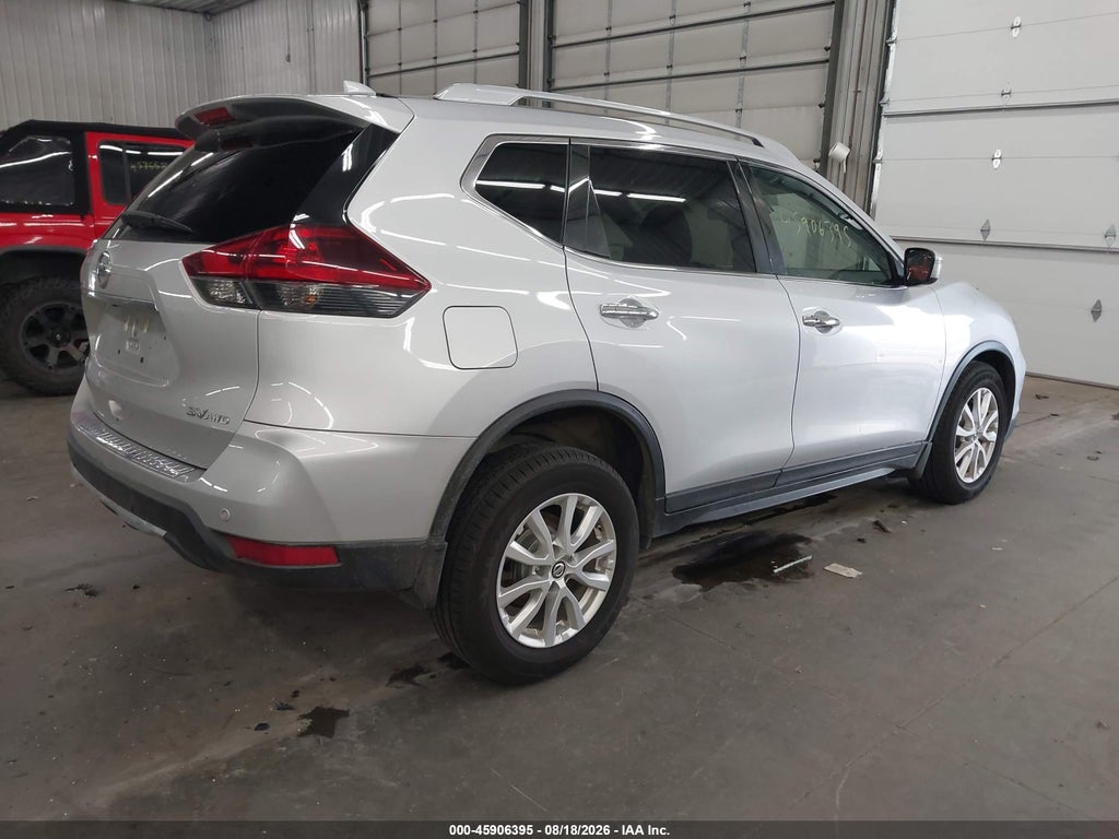 2019 Nissan Rogue SV photo 4