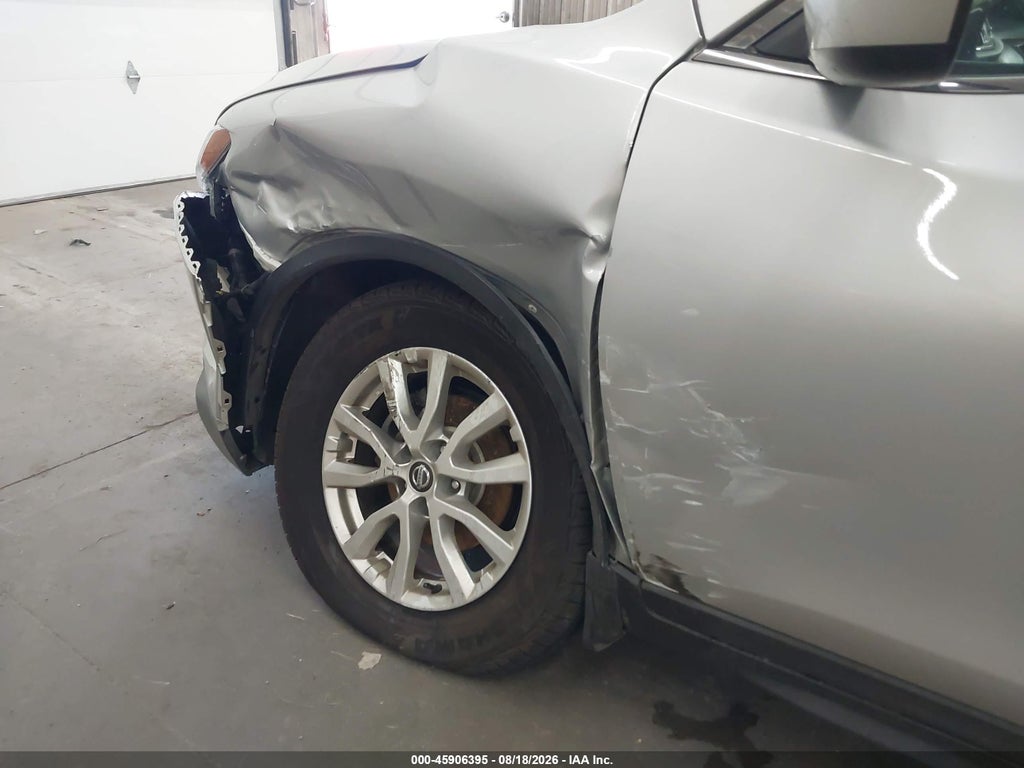 2019 Nissan Rogue SV photo 6