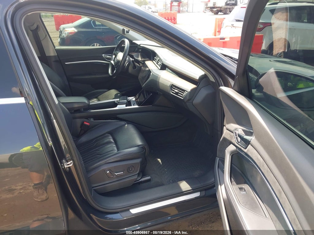 2019 Audi E-Tron Premium Plus photo 5
