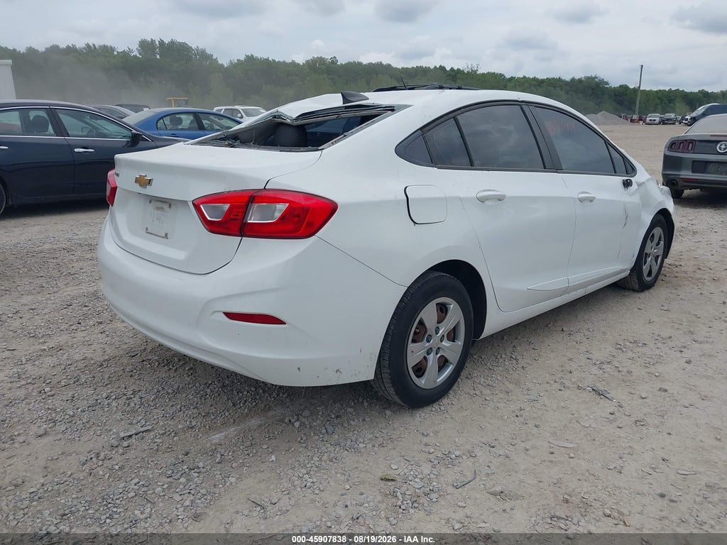 2018 Chevrolet Cruze LS Auto photo 4