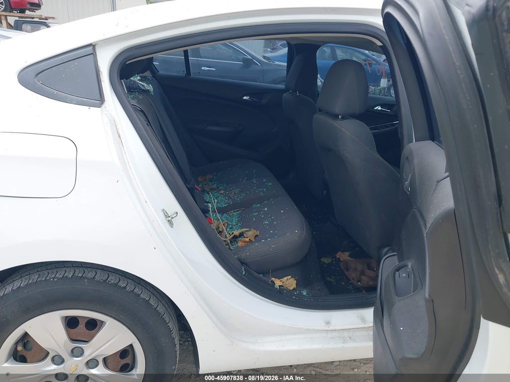 2018 Chevrolet Cruze LS Auto photo 8