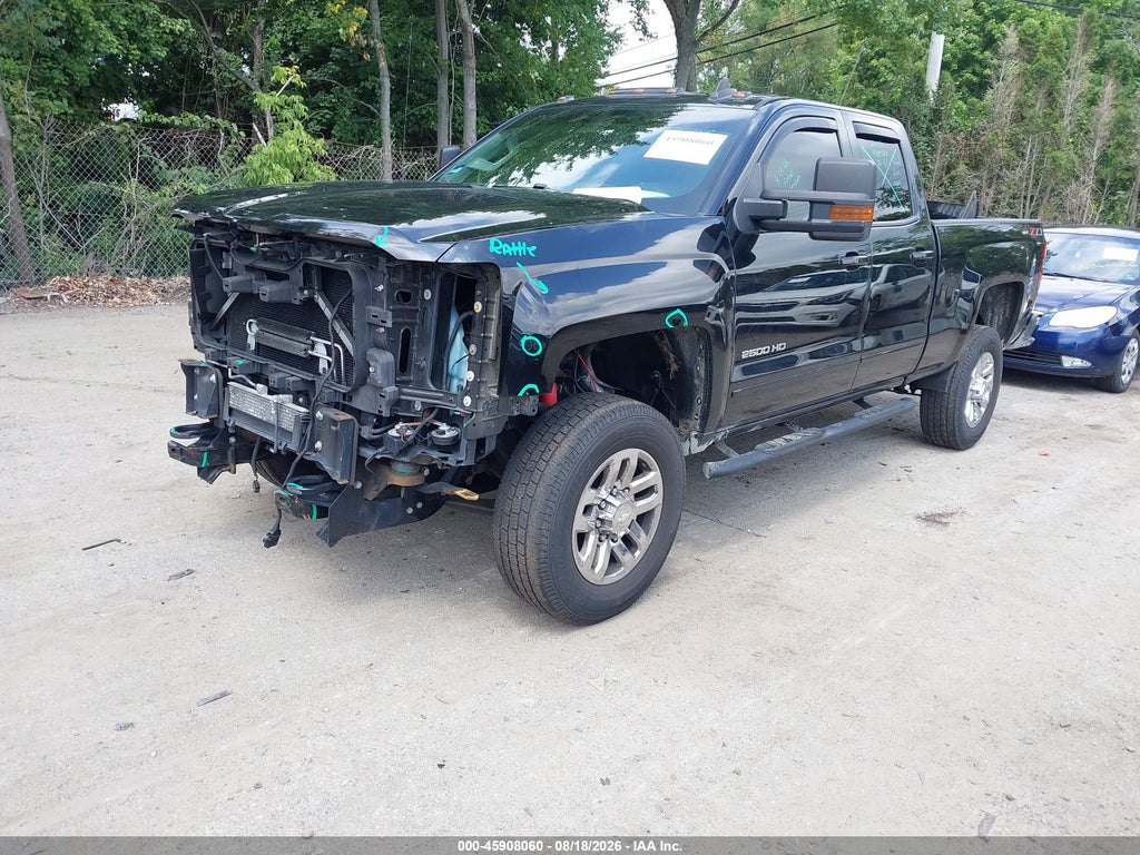 2019 Chevrolet Silverado 2500HD LT photo 2