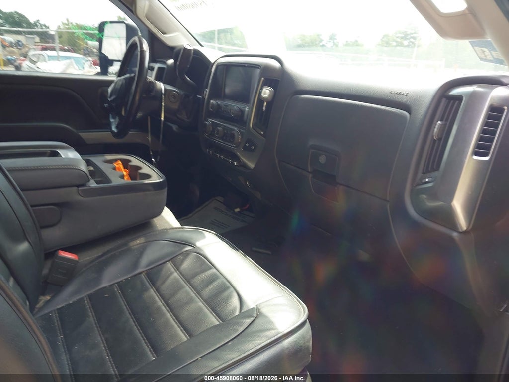 2019 Chevrolet Silverado 2500HD LT photo 5
