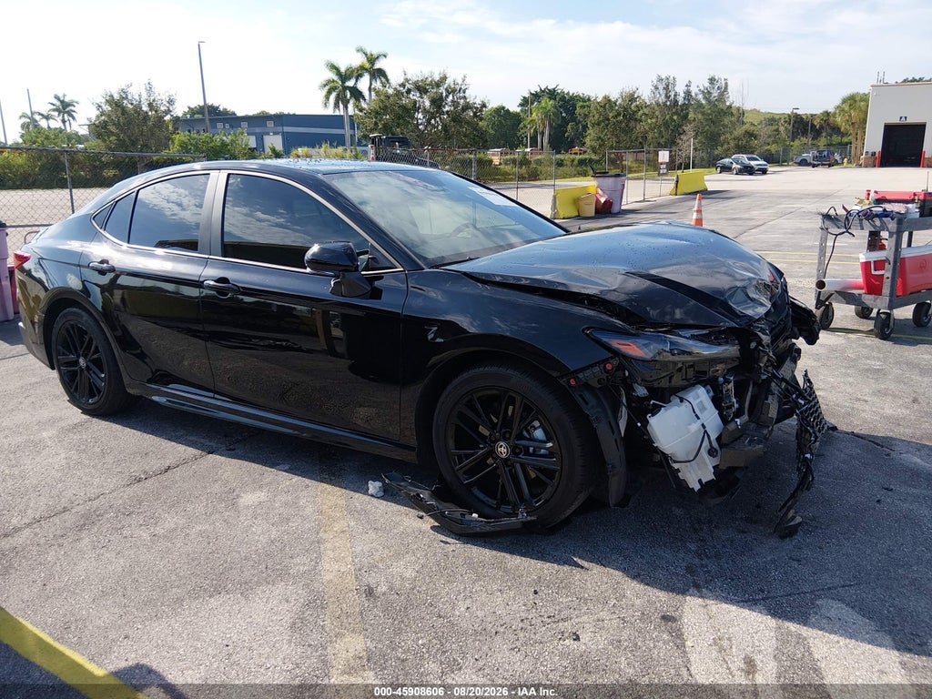 TOYOTA CAMRY 2026