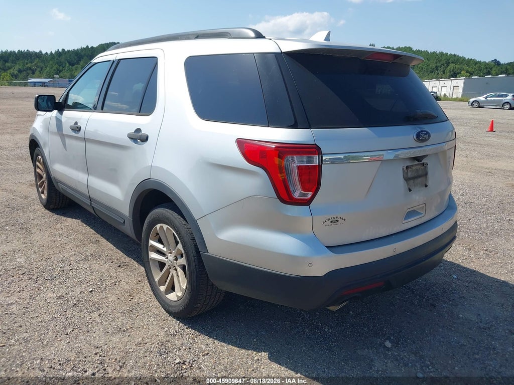 2017 Ford Explorer photo 3