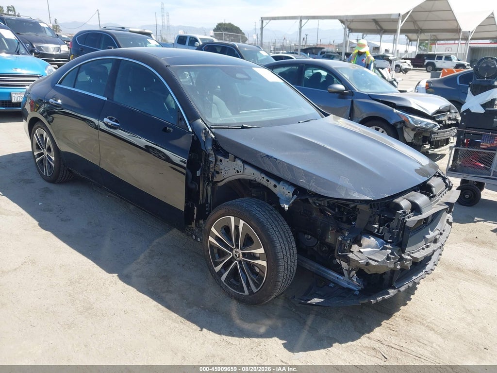 MERCEDES-BENZ CLA 2025