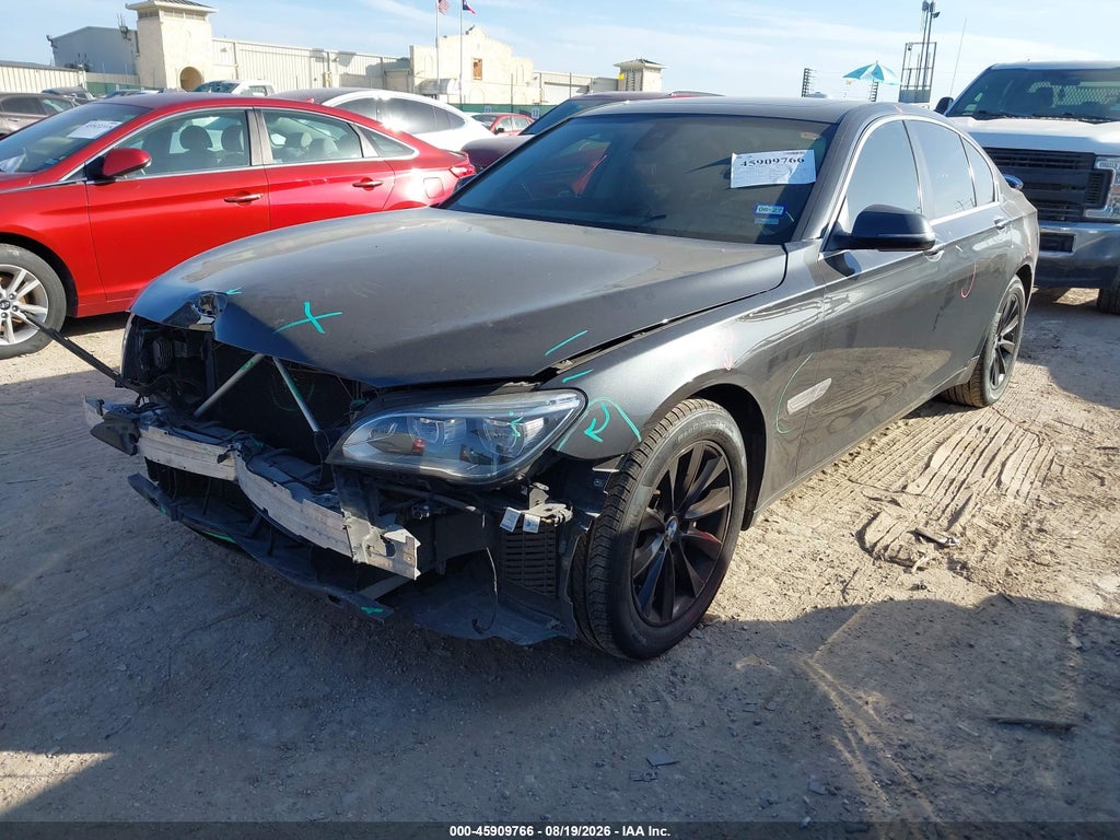 2015 BMW 740I photo 2