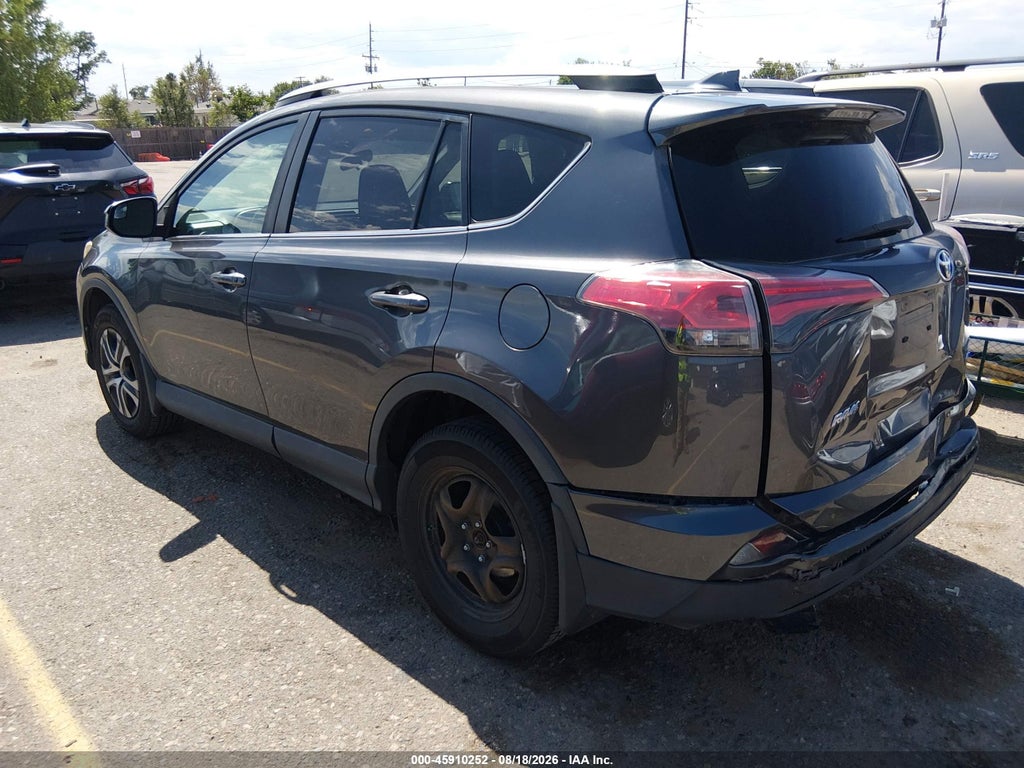 2017 Toyota RAV4 LE photo 3
