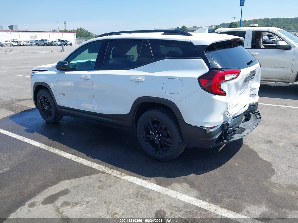 2023 GMC Terrain AWD AT4 photo 3