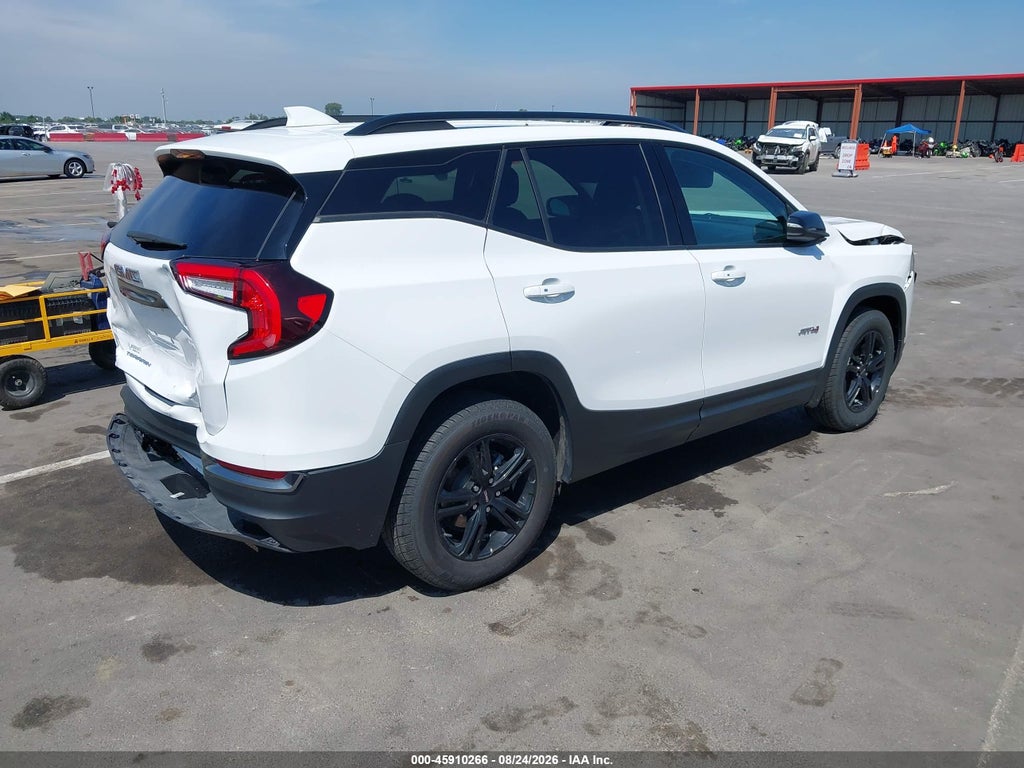2023 GMC Terrain AWD AT4 photo 4