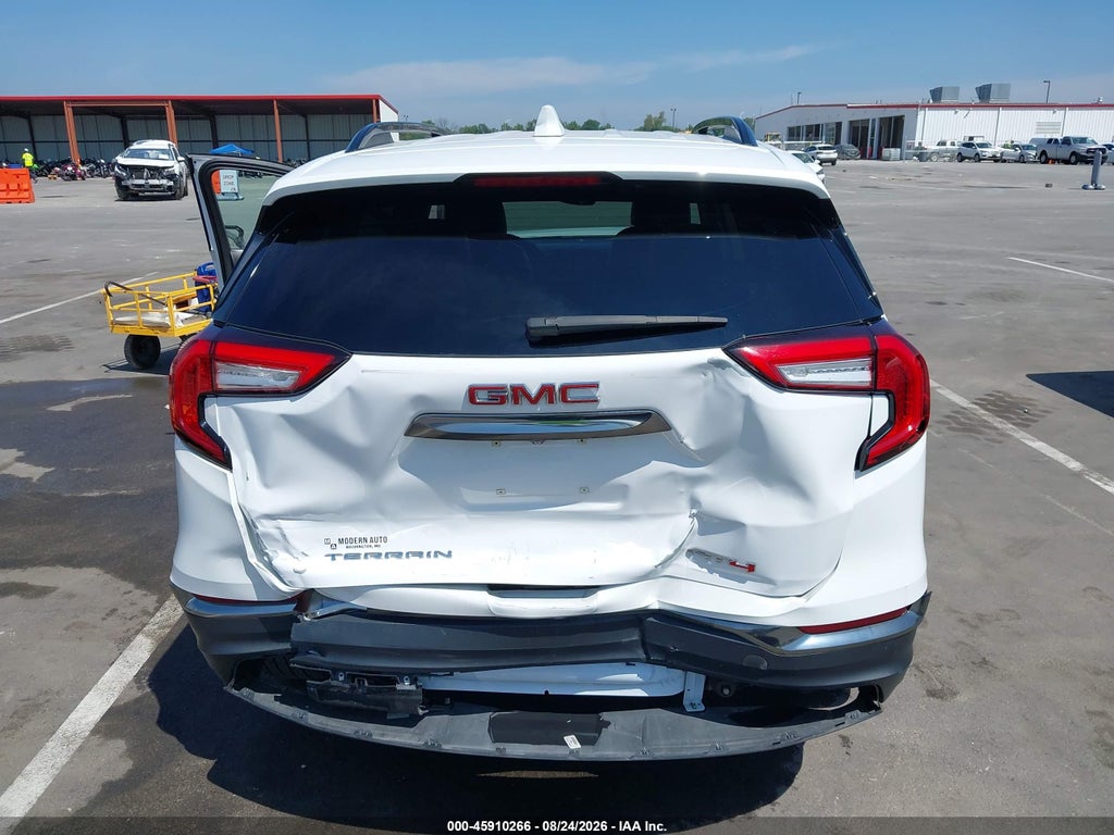 2023 GMC Terrain AWD AT4 photo 6