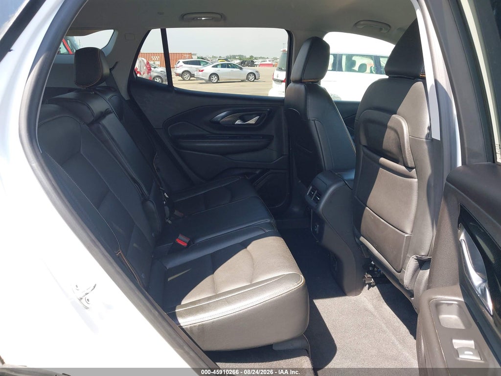 2023 GMC Terrain AWD AT4 photo 8