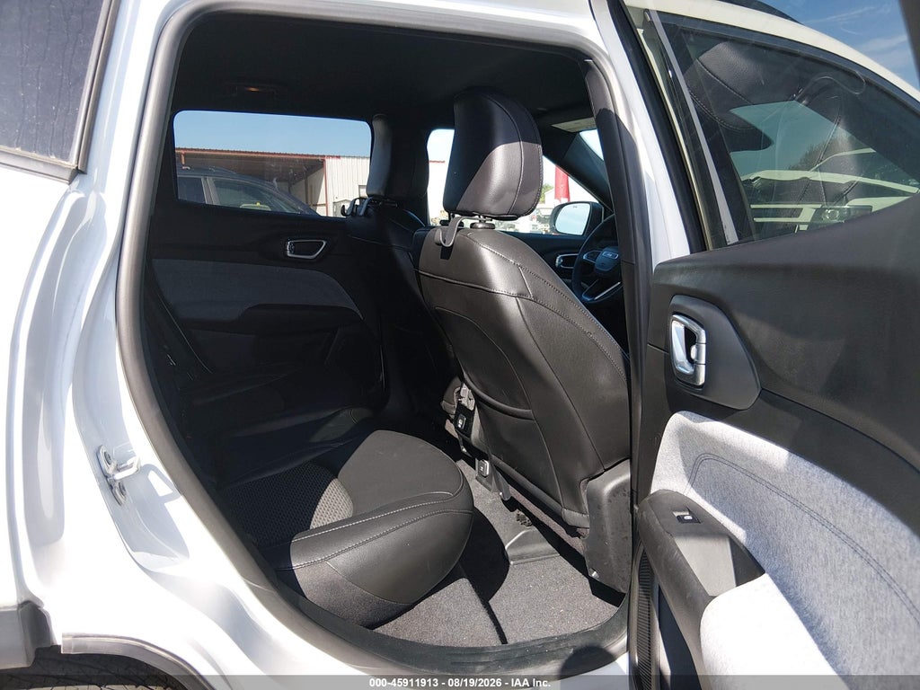 2024 Jeep Compass Latitude 4X4 photo 8