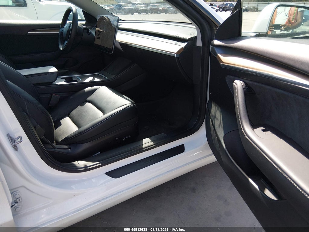 2021 Tesla Model 3 Standard Range Plus Rear-Wheel Drive photo 5