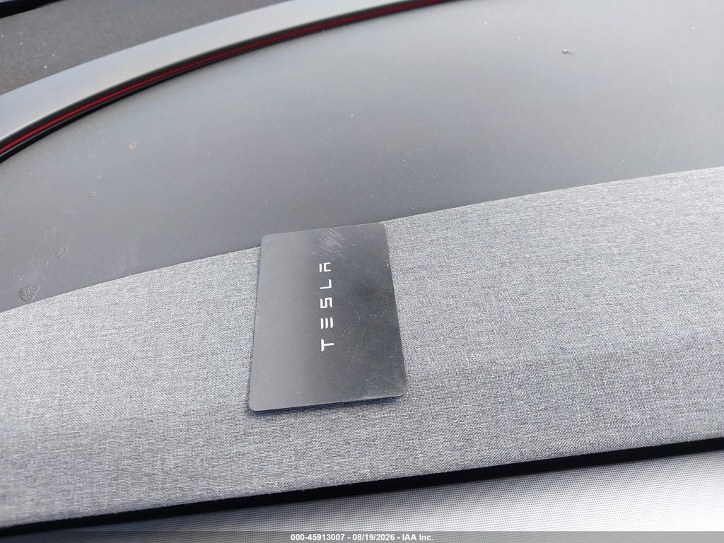 2026 Tesla Model Y photo 11