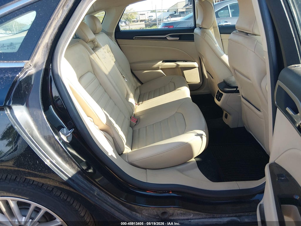 2016 Ford Fusion SE photo 8