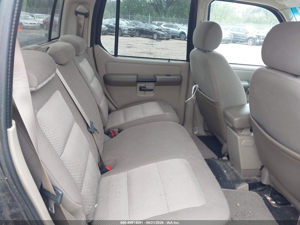 2005 Ford Explorer Sport Trac Adrenalin/XLS/XLT photo 8