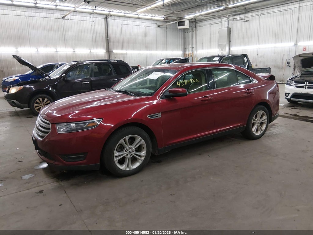 2015 Ford Taurus SEL photo 2
