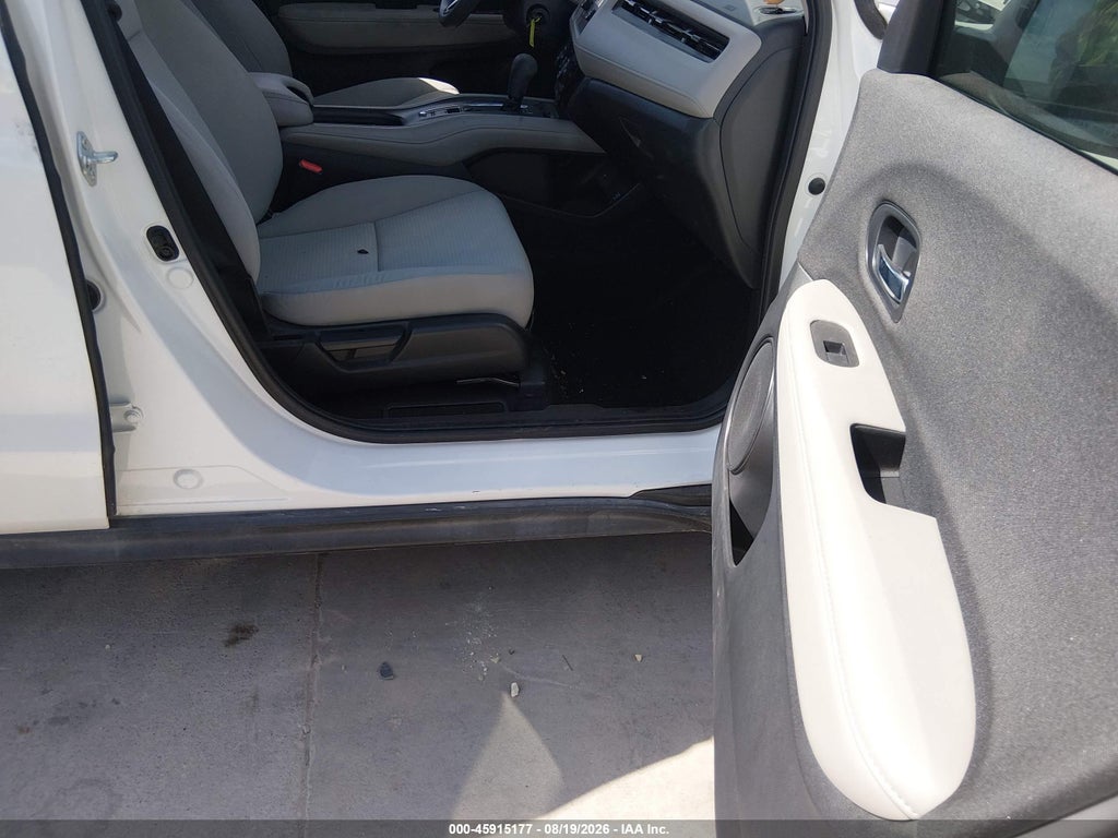 2022 Honda HR-V 2WD LX photo 5