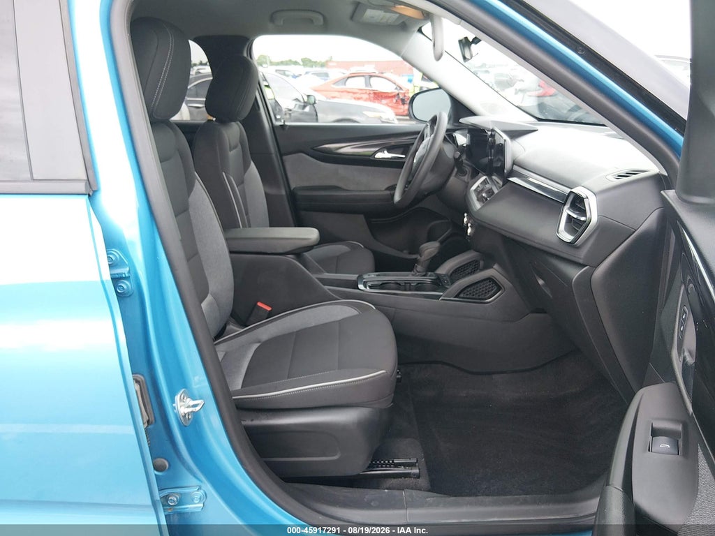 2025 Chevrolet Trailblazer FWD LS photo 5