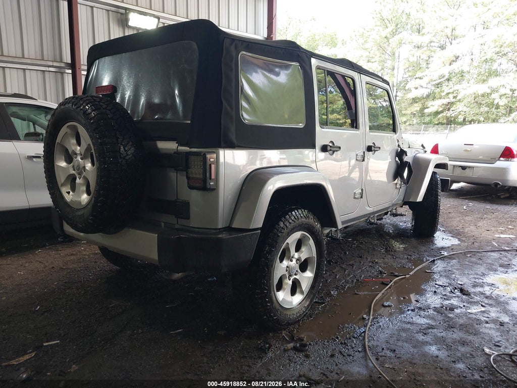 2013 Jeep Wrangler Unlimited Sahara photo 4