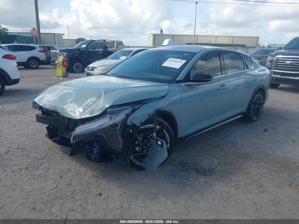2025 Kia K4 GT-Line photo 2