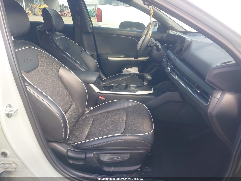 2025 Kia K4 GT-Line photo 5