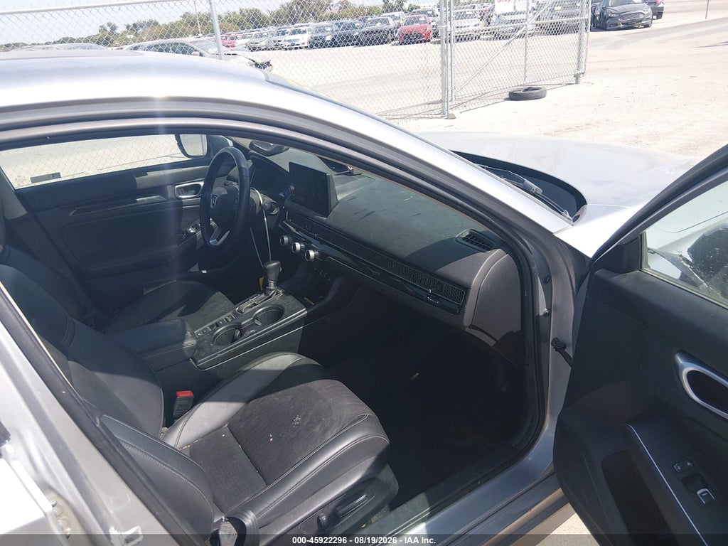 2024 Honda Civic Touring photo 5