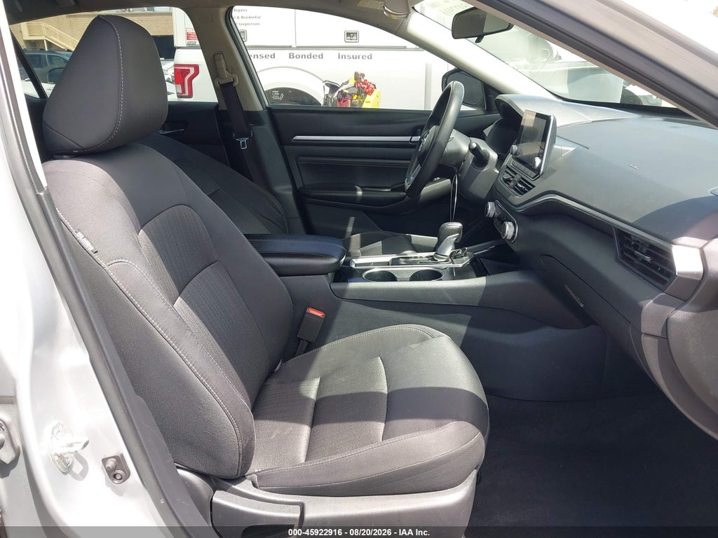 2021 Nissan Altima SV FWD photo 5