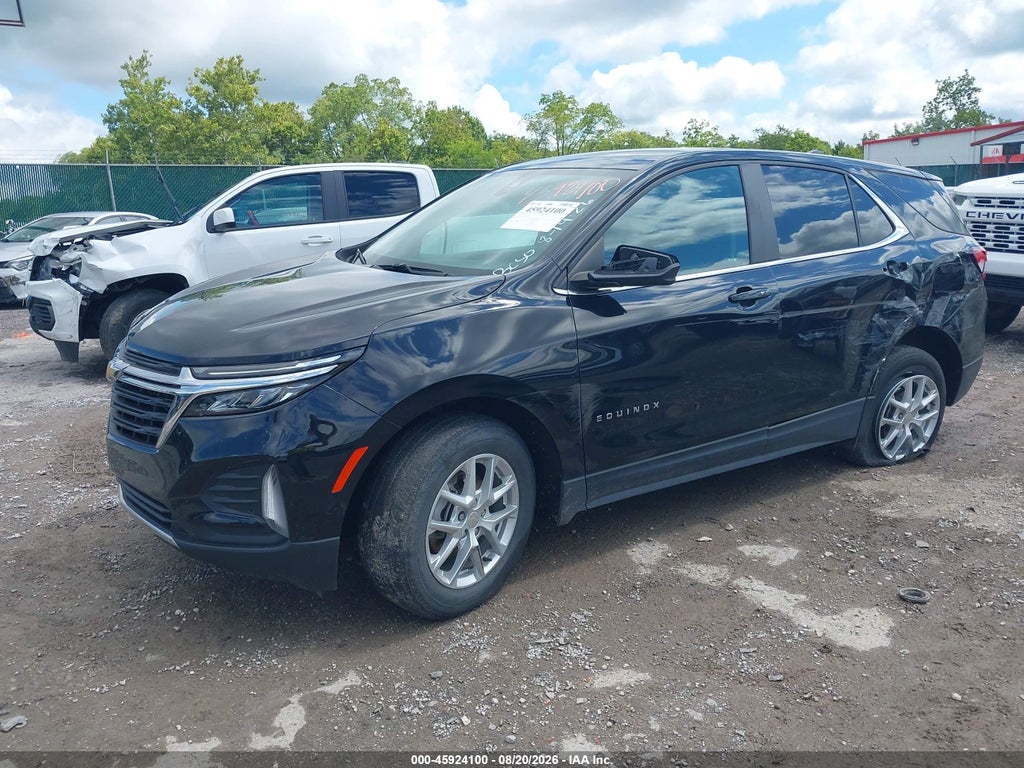 2024 Chevrolet Equinox AWD LT photo 2