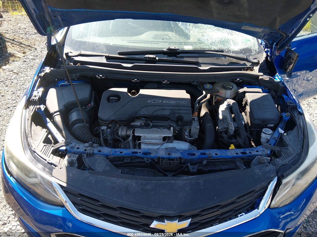 2017 Chevrolet Cruze LT Auto photo 10