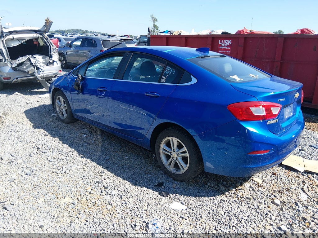 2017 Chevrolet Cruze LT Auto photo 3