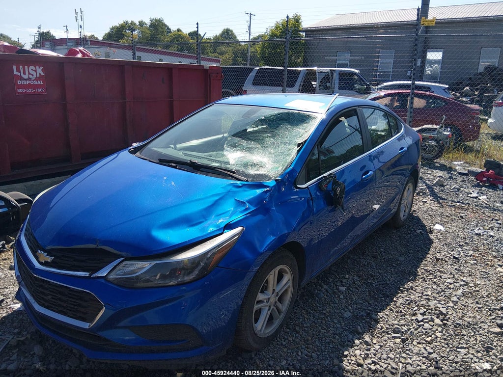 2017 Chevrolet Cruze LT Auto photo 6