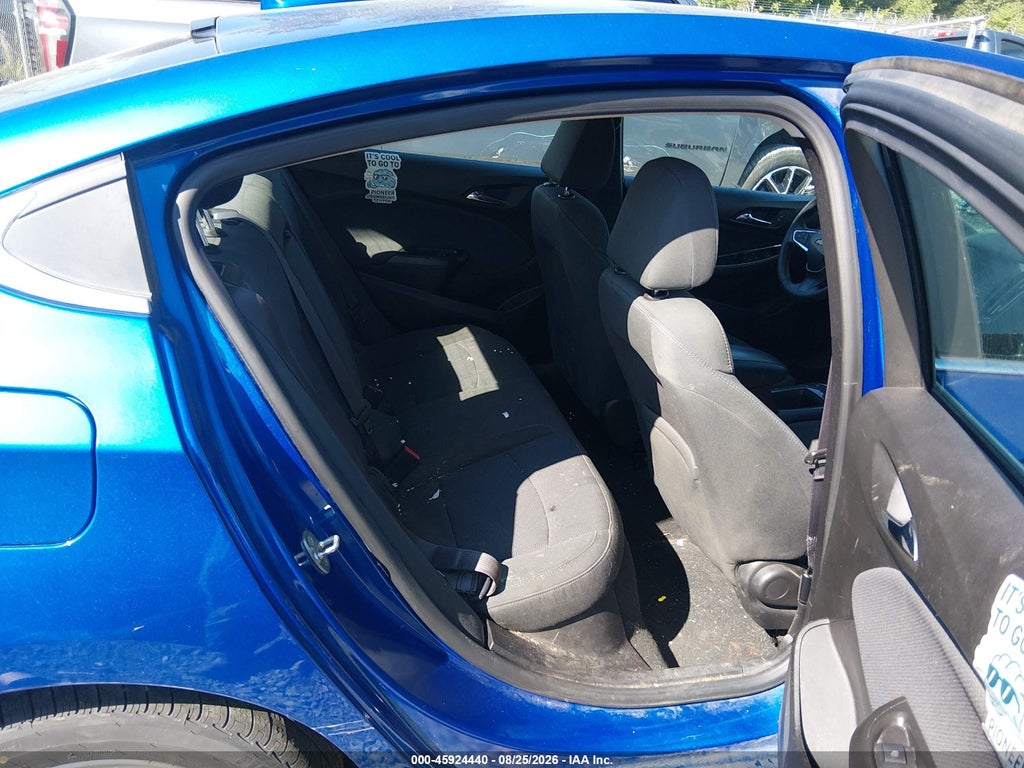 2017 Chevrolet Cruze LT Auto photo 8