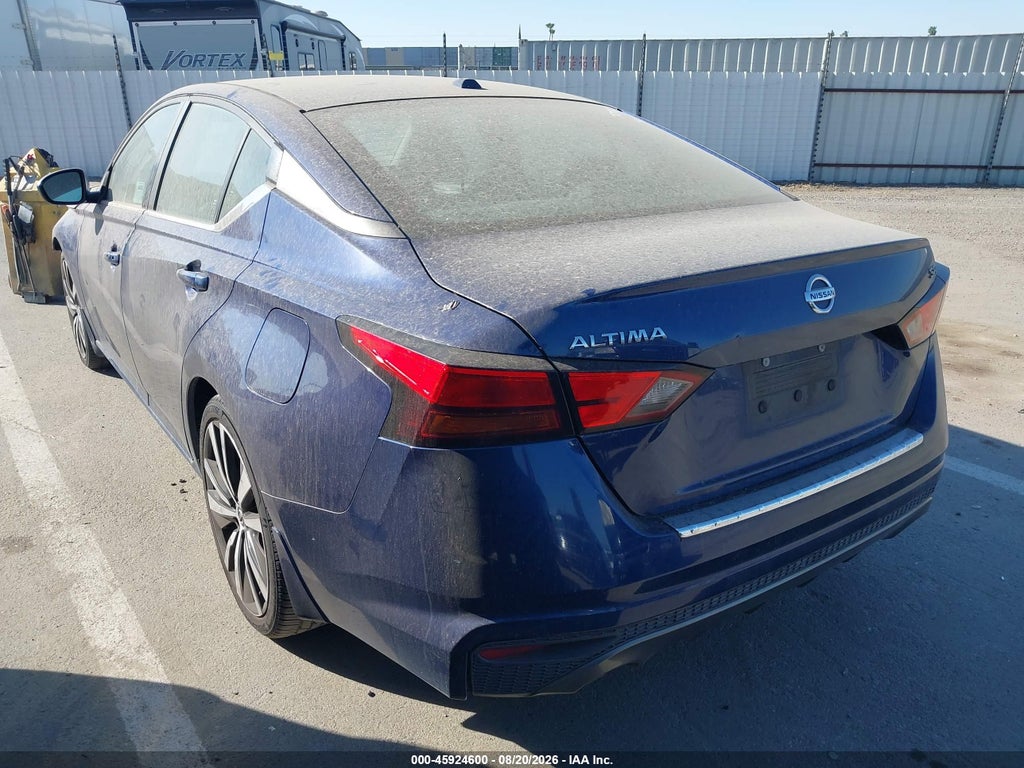 2019 Nissan Altima 2.5 SR photo 3