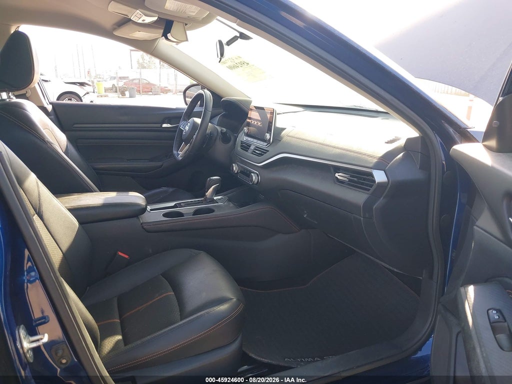 2019 Nissan Altima 2.5 SR photo 5