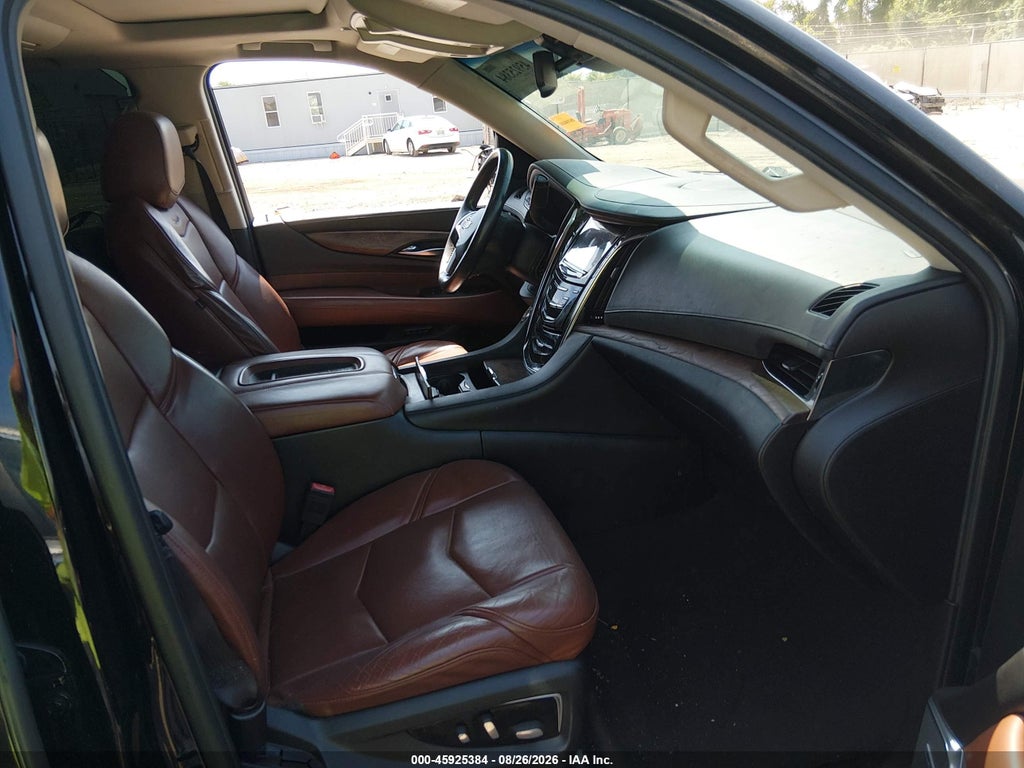 2015 Cadillac Escalade Luxury photo 5
