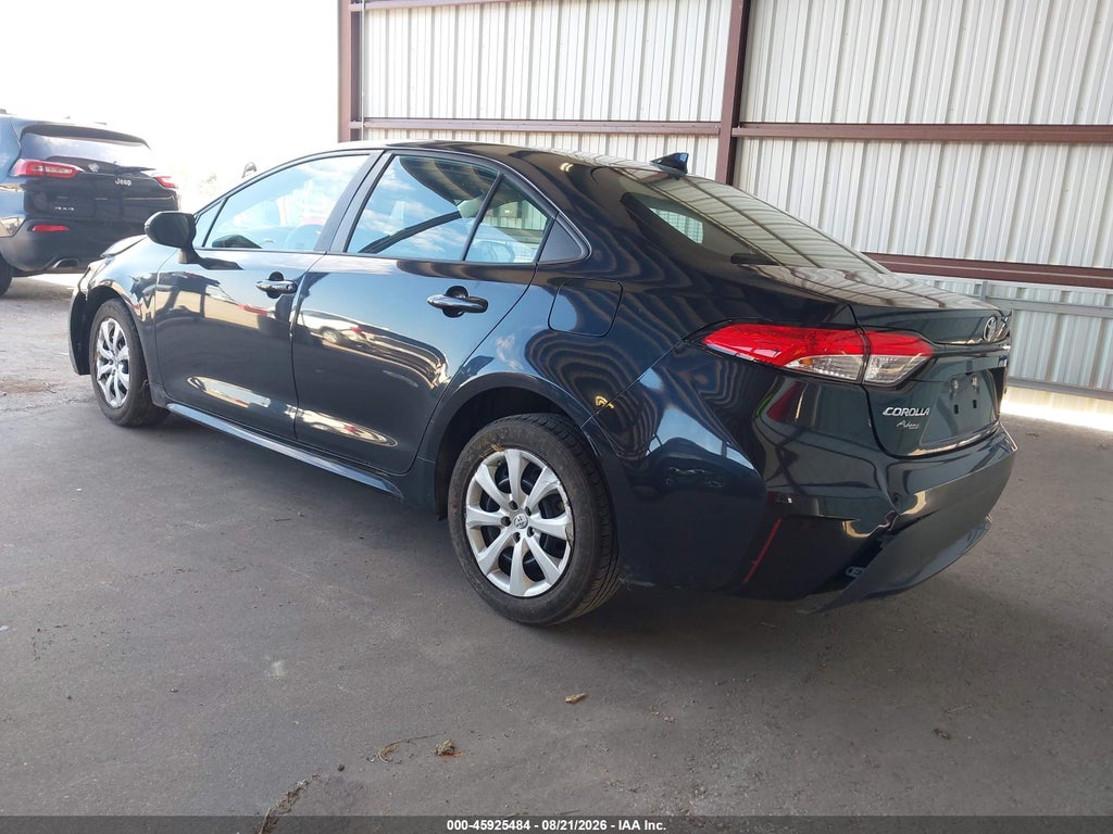 2022 Toyota Corolla LE photo 3