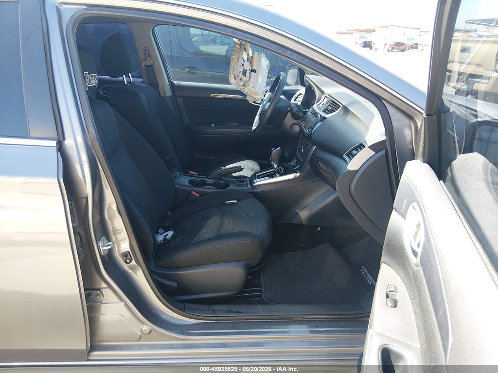2018 Nissan Sentra SR photo 5