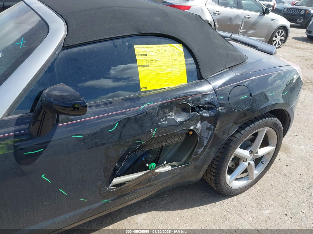 2009 Saturn Sky RED Line photo 6