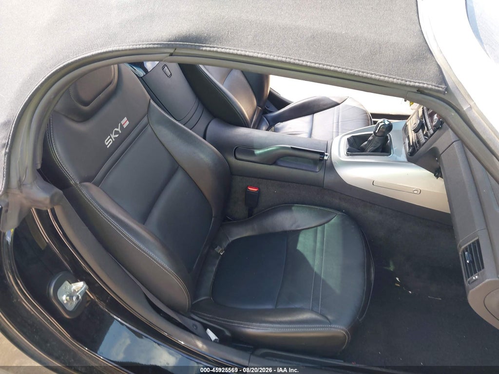 2009 Saturn Sky RED Line photo 8
