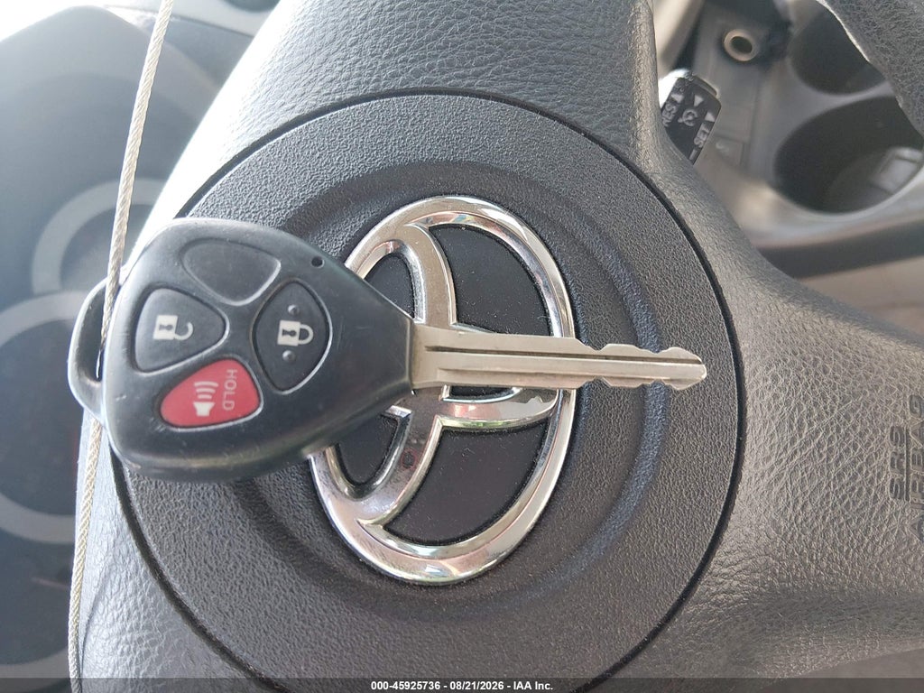 2011 Toyota RAV4 photo 11