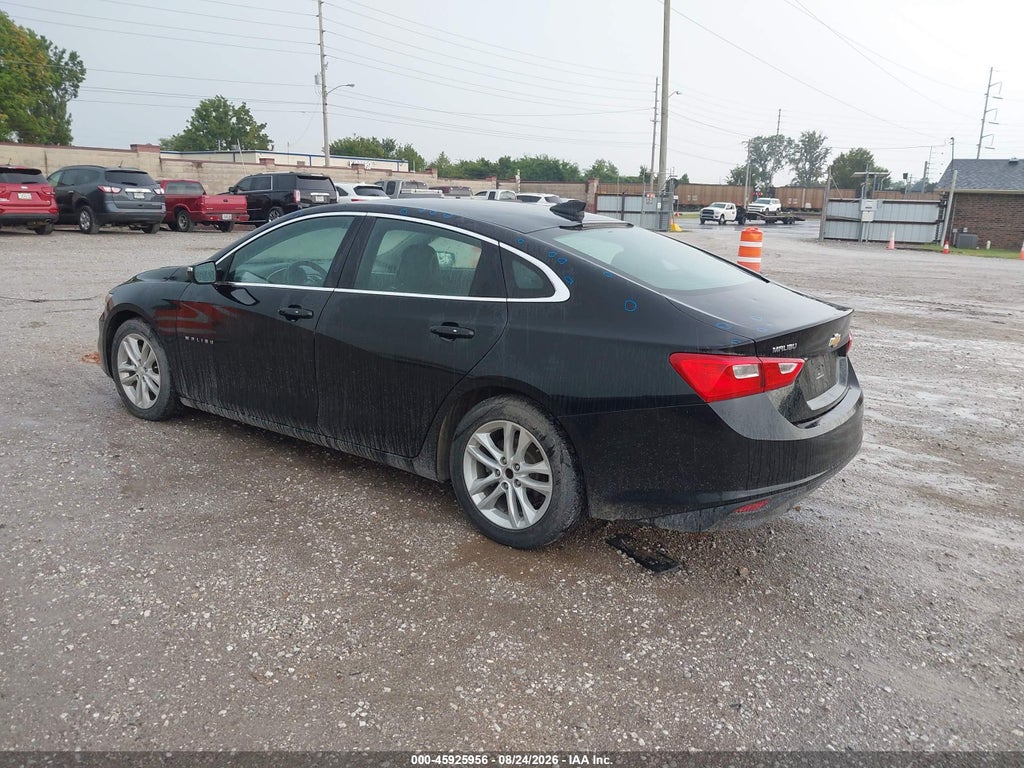 2017 Chevrolet Malibu 1LT photo 3