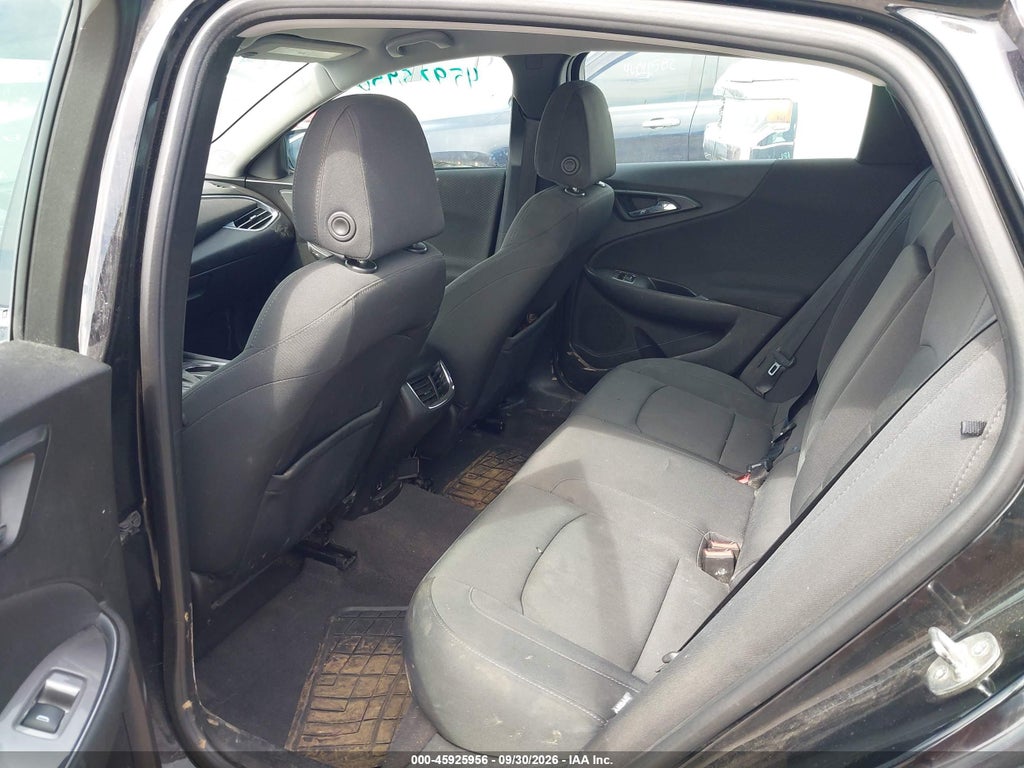 2017 Chevrolet Malibu 1LT photo 8