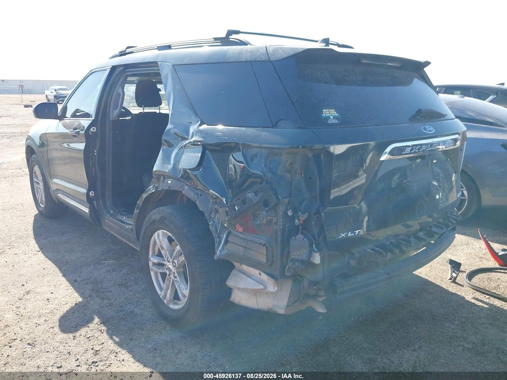 2022 Ford Explorer XLT photo 3
