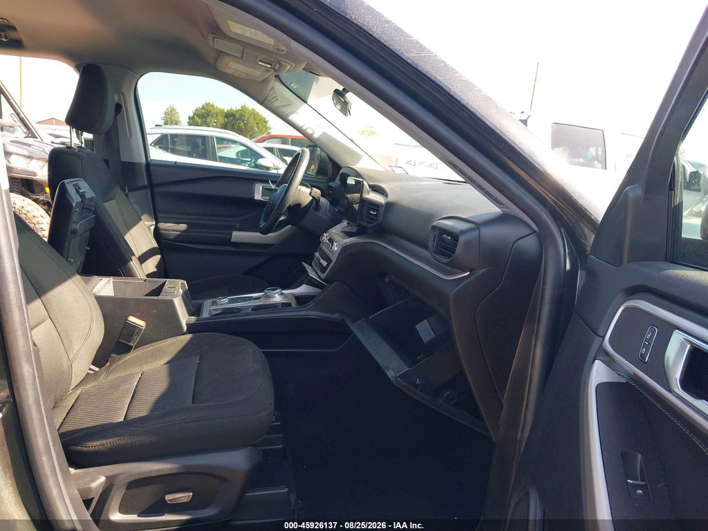 2022 Ford Explorer XLT photo 5