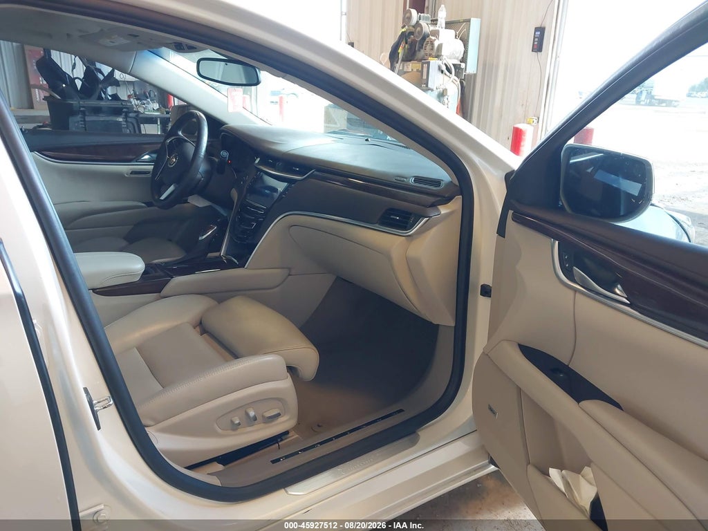 2013 Cadillac XTS Premium photo 5