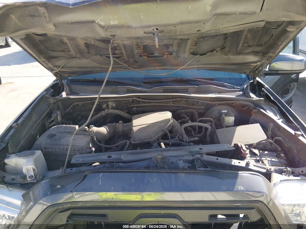 2016 Toyota Tacoma SR photo 10