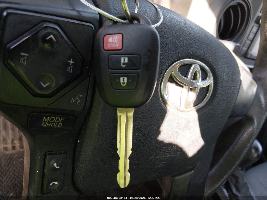 2016 Toyota Tacoma SR photo 11