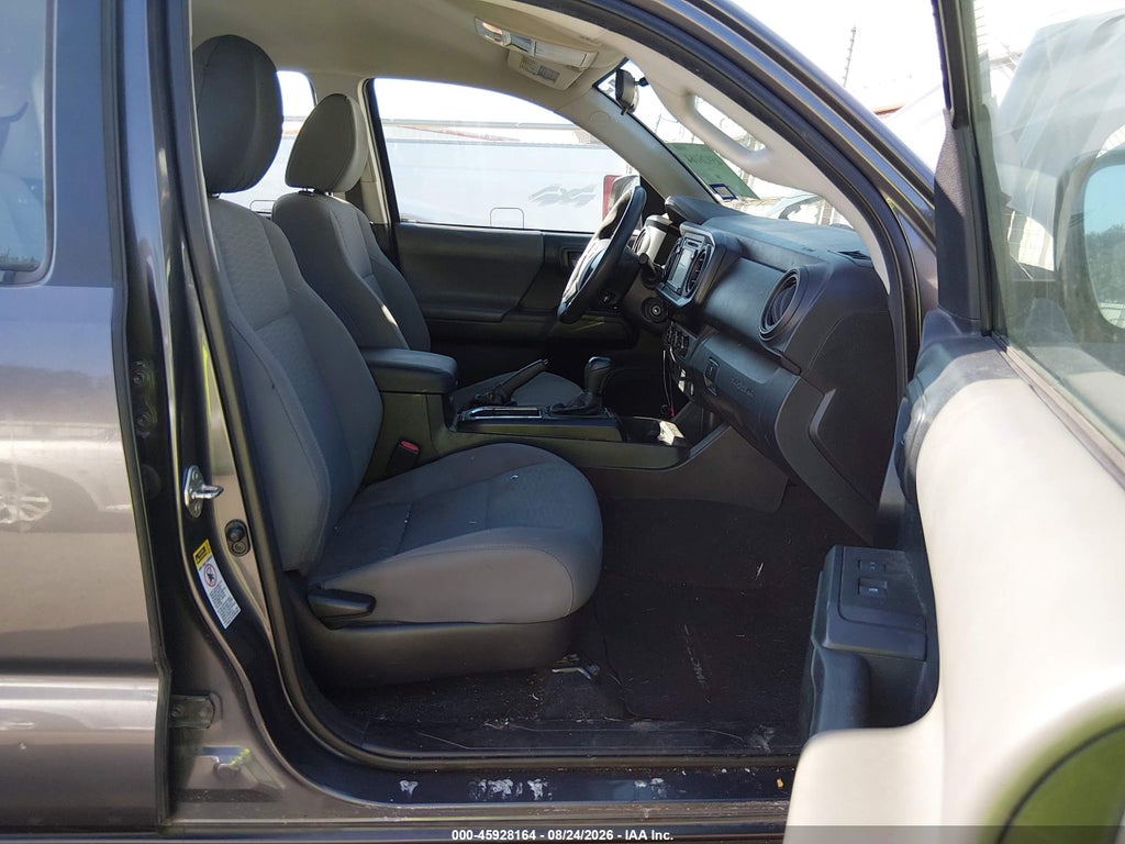 2016 Toyota Tacoma SR photo 5
